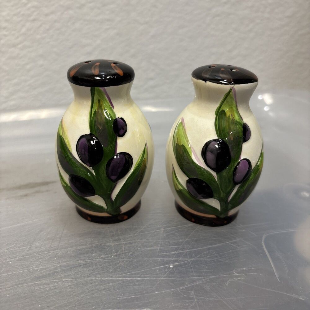 Giftco Inc Olive Branch salt and pepper shakers Embossed Glazed Ceramic Boxed